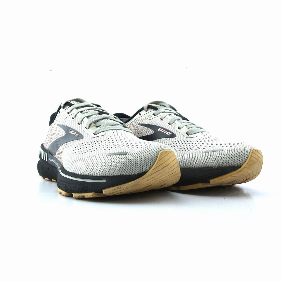 BROOKS ADRENALINE GTS 22 Brooks trainer design images