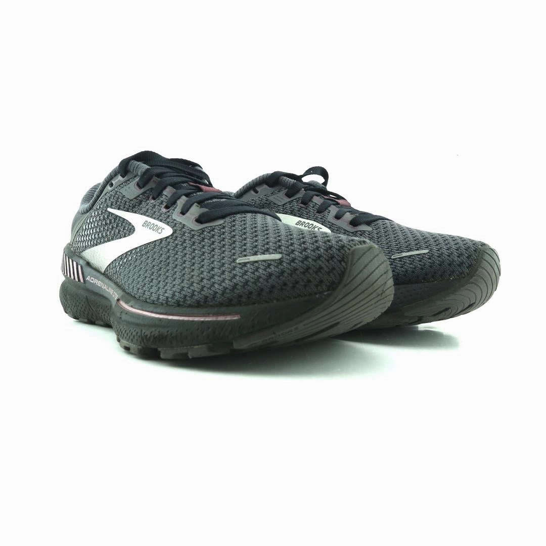 BROOKS ADRENALINE GTS 22 performance running shoe visuals