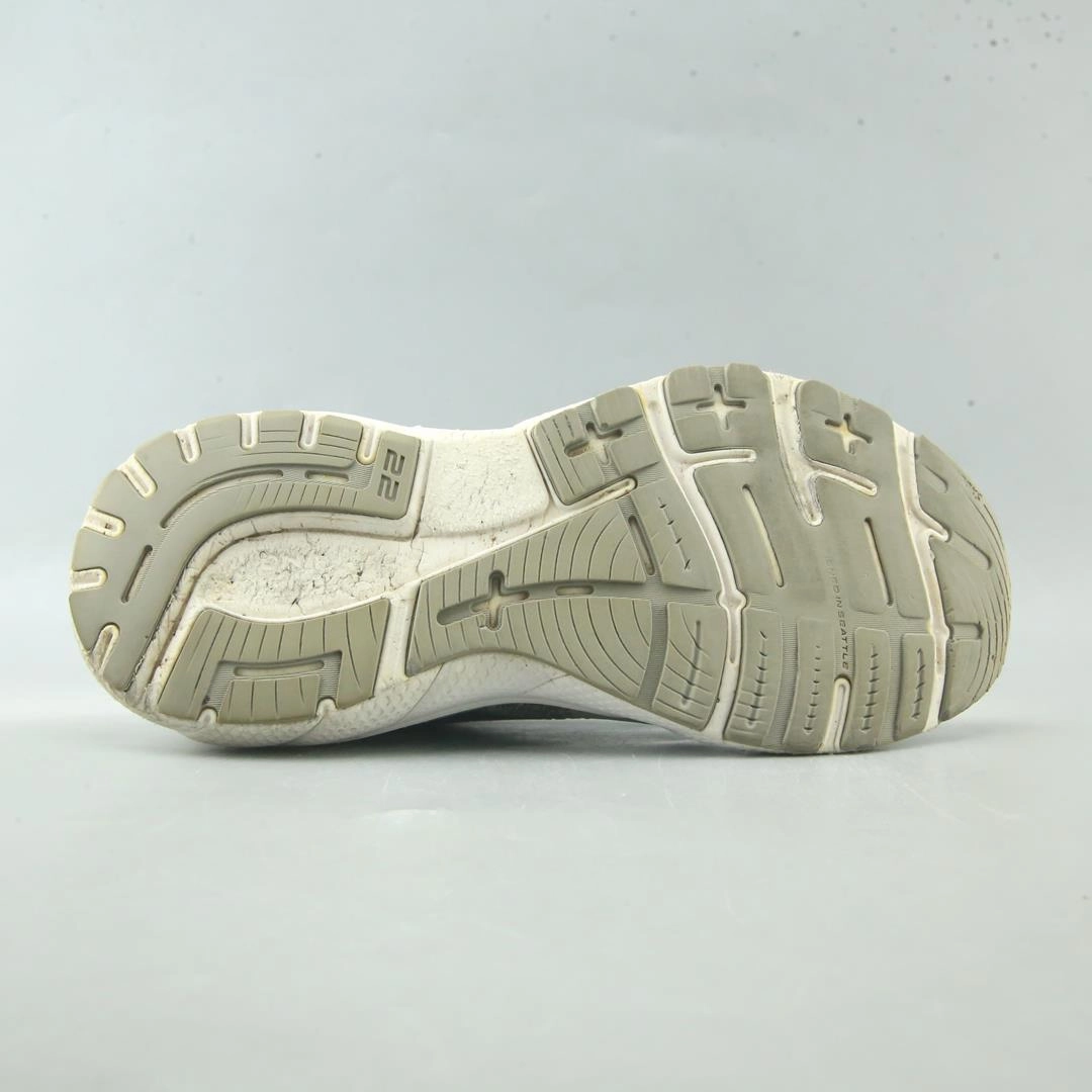BROOKS ADRENALINE GTS 22 performance running shoe visuals