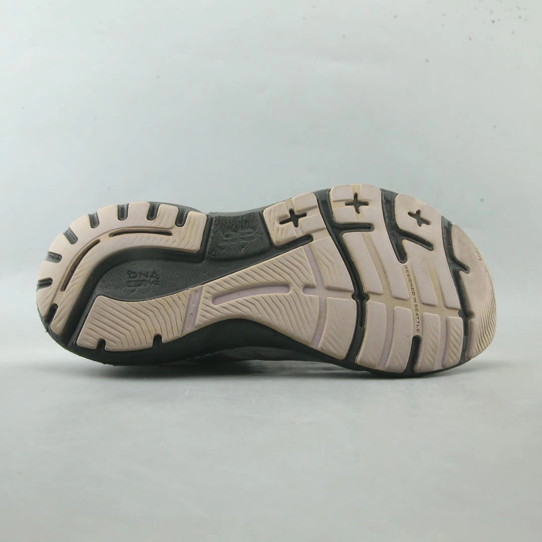 BROOKS ADRENALINE GTS 23 performance running shoe visuals