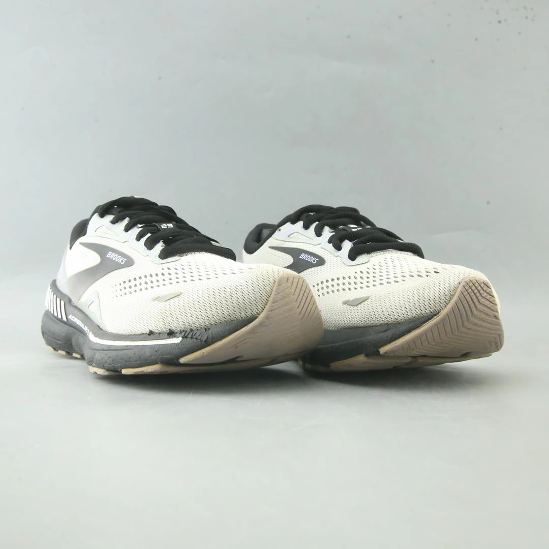 BROOKS ADRENALINE GTS 23 performance running shoe visuals