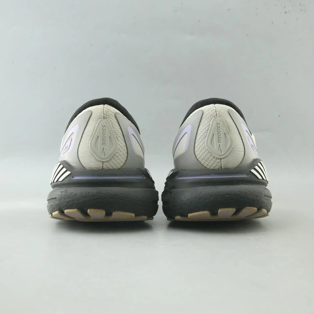 BROOKS ADRENALINE GTS 23 performance running shoe visuals