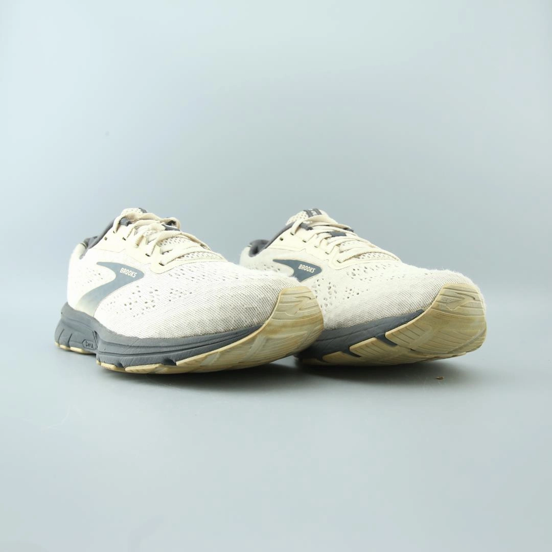 BROOKS ANTHEM 4 performance running shoe visuals