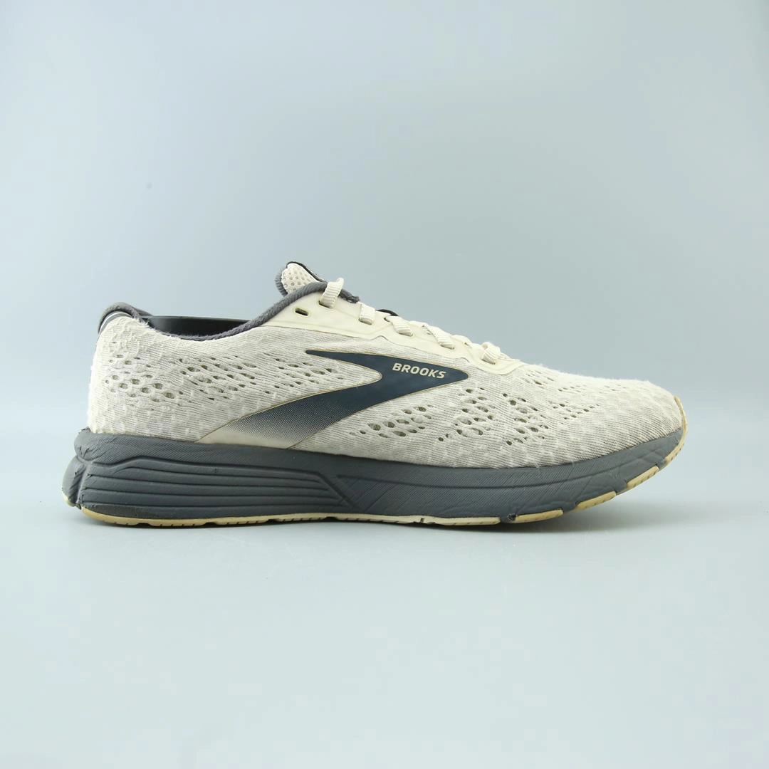 BROOKS ANTHEM 4 performance running shoe visuals