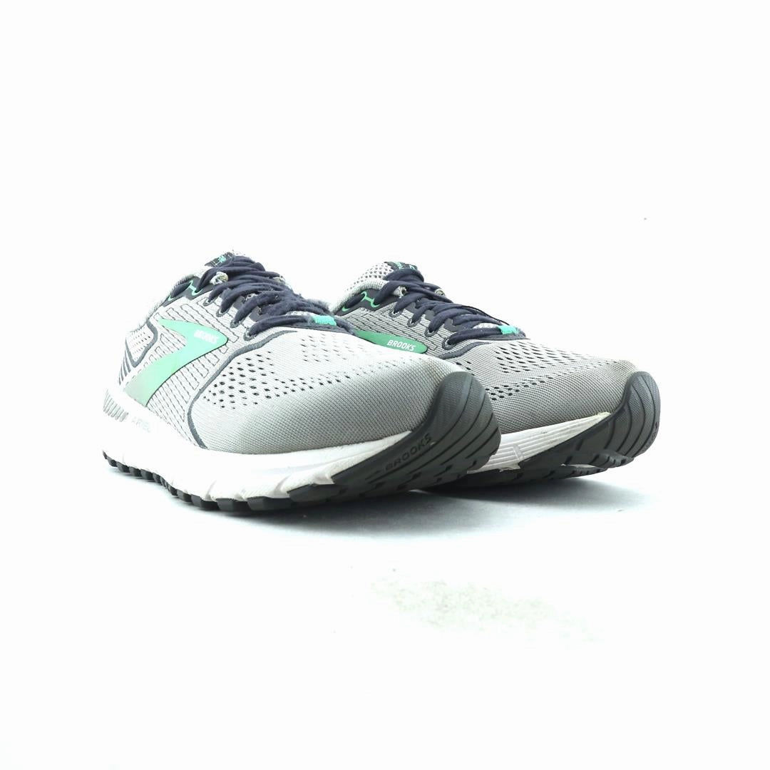 BROOKS ARIEL '20 Brooks trainer design images