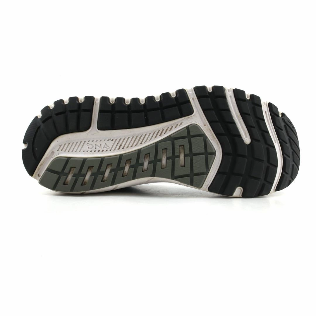 BROOKS BEAST 20 Brooks trainer design images