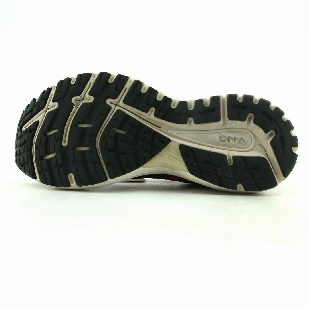 BROOKS DEFYANCE 11 Brooks running footwear shots