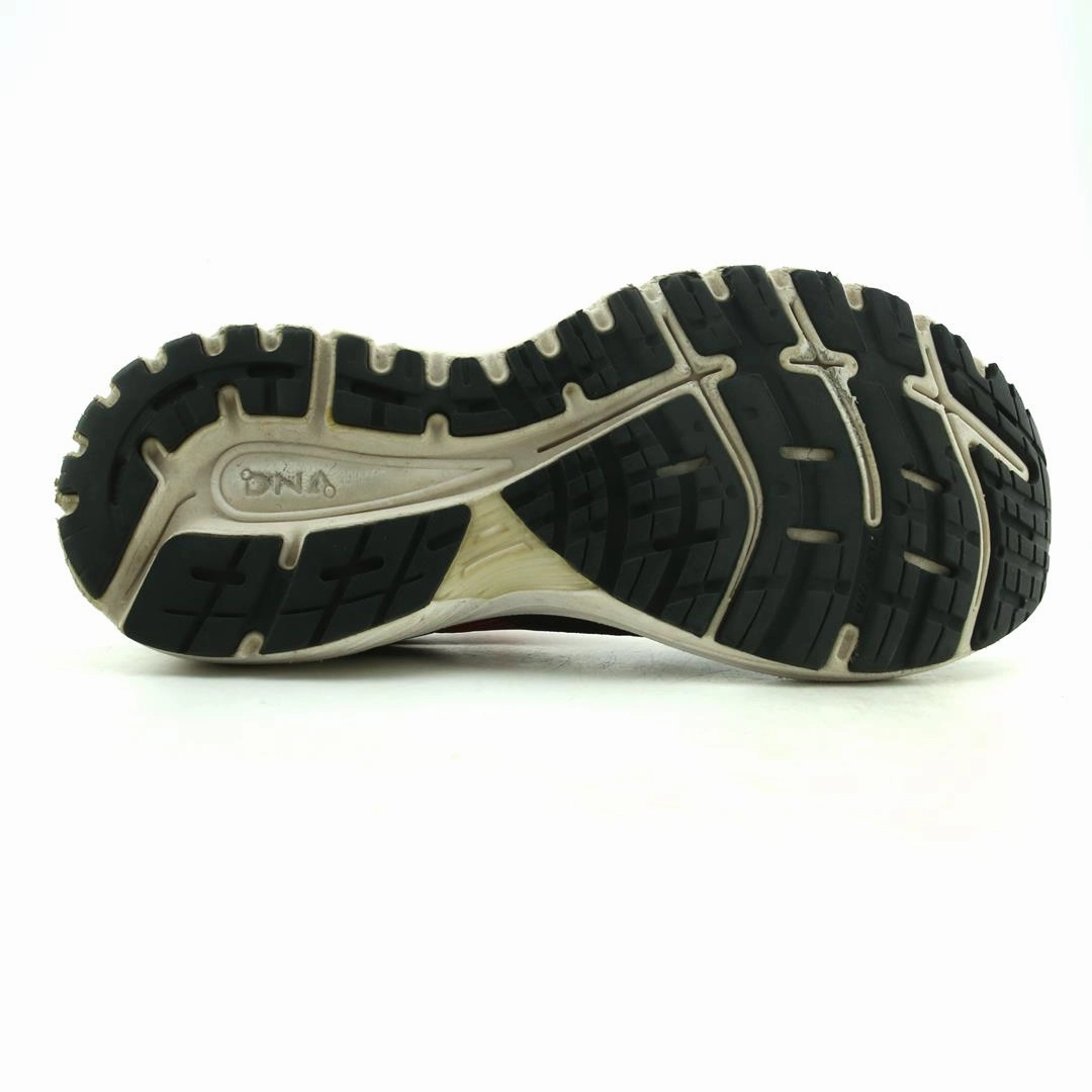 BROOKS DEFYANCE 11 Brooks running footwear shots