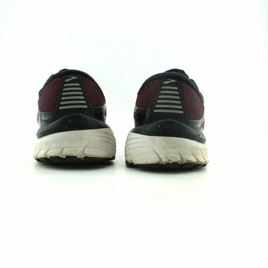 BROOKS DEFYANCE 11 Brooks running footwear shots