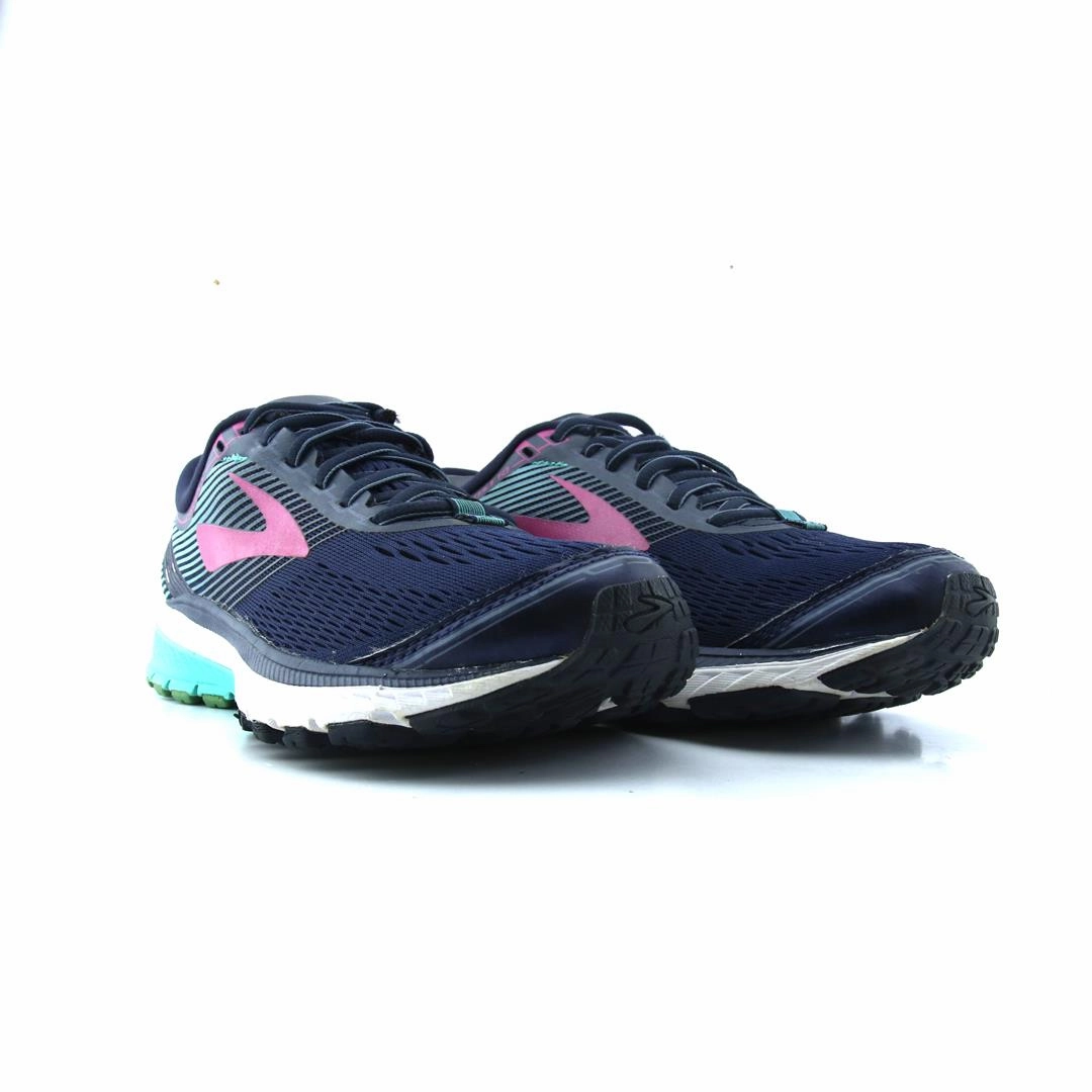 BROOKS GHOST 10 Brooks trainer design images