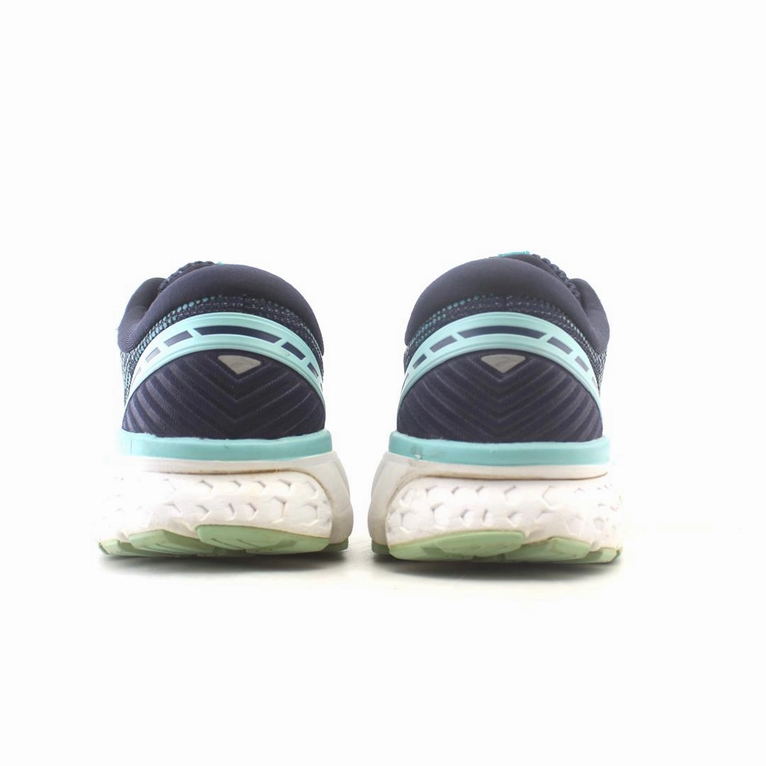 BROOKS GHOST 11 Brooks running footwear shots