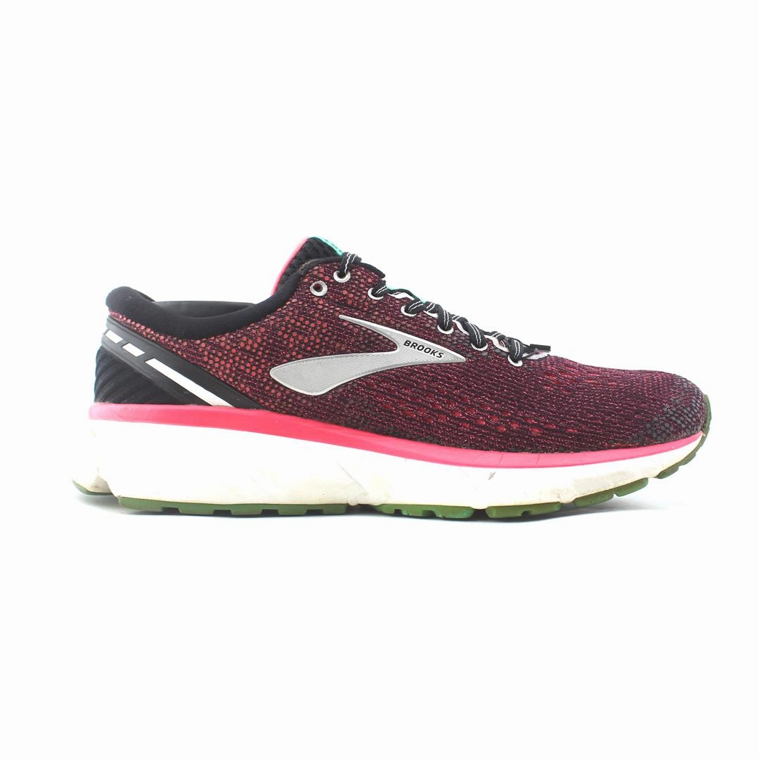 BROOKS GHOST 11 Brooks running shoe close-ups