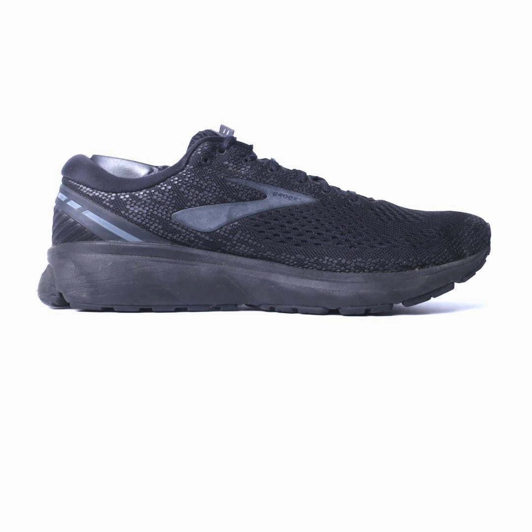 BROOKS GHOST 11 lightweight running shoe photos