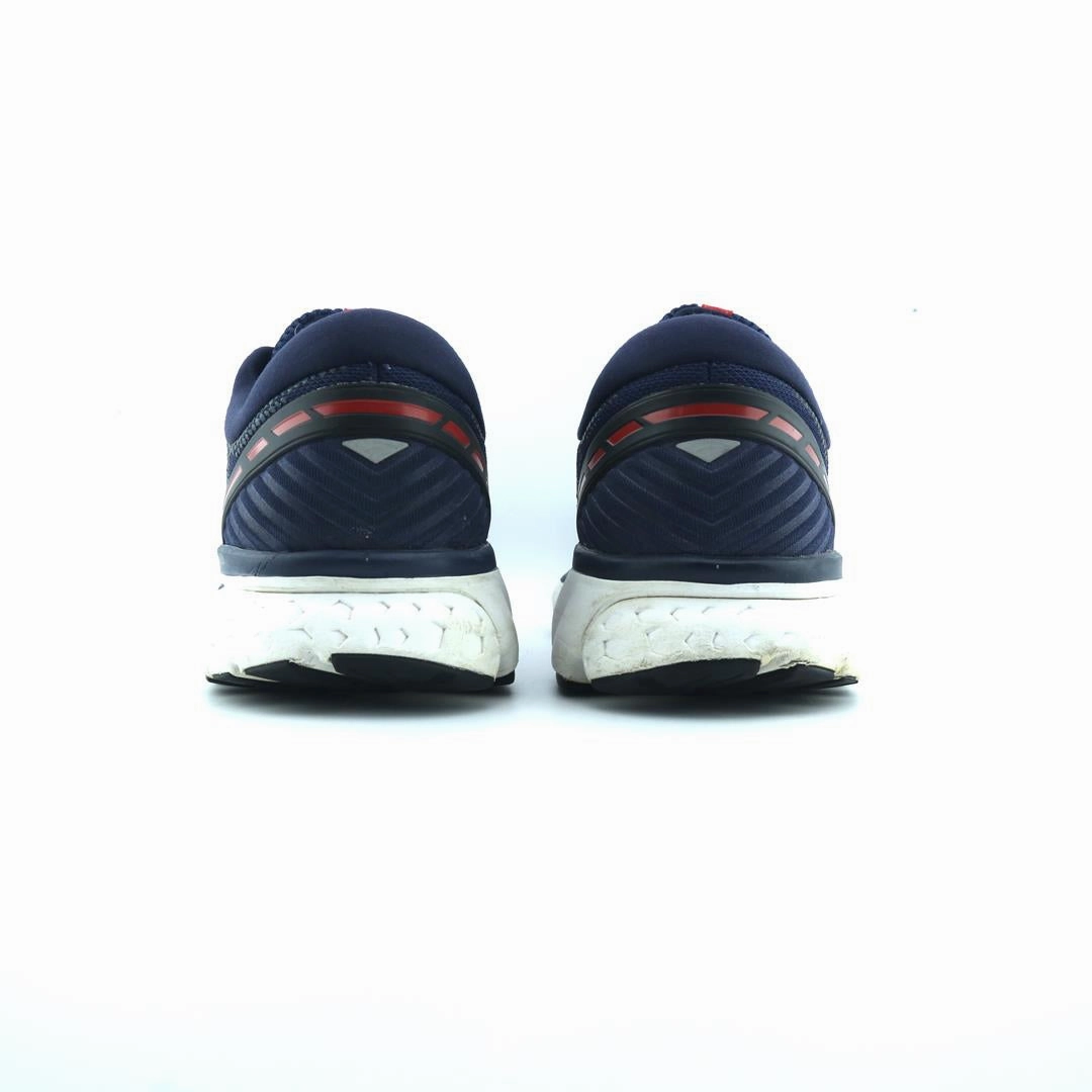 BROOKS GHOST 11 lightweight running shoe photos