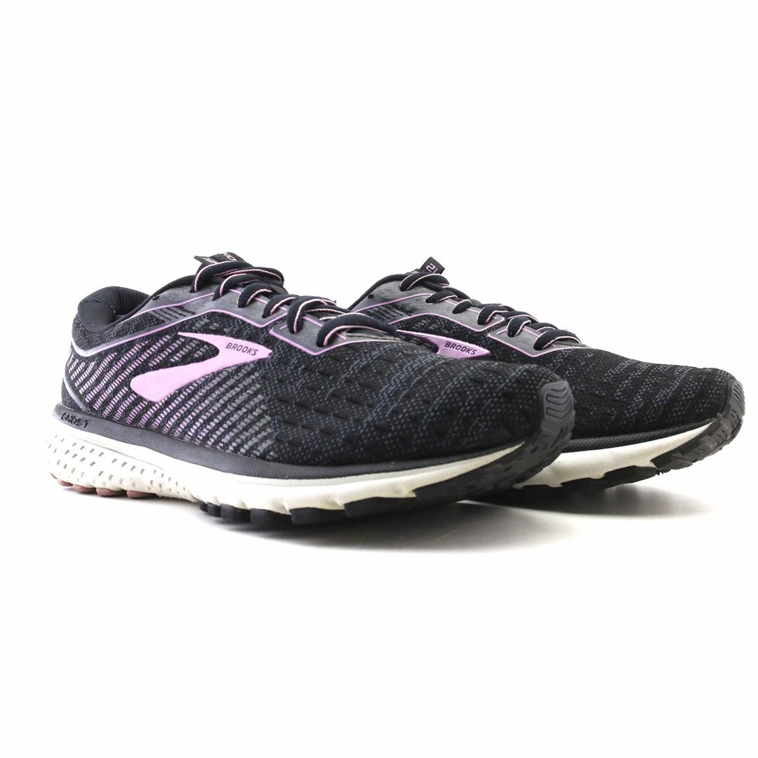 BROOKS GHOST 12 Brooks running footwear shots