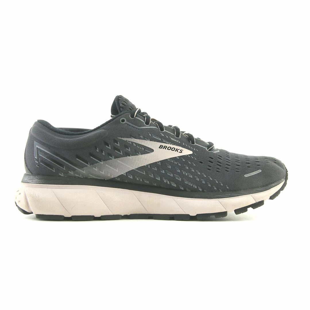 BROOKS GHOST 13 Brooks running shoe close-ups
