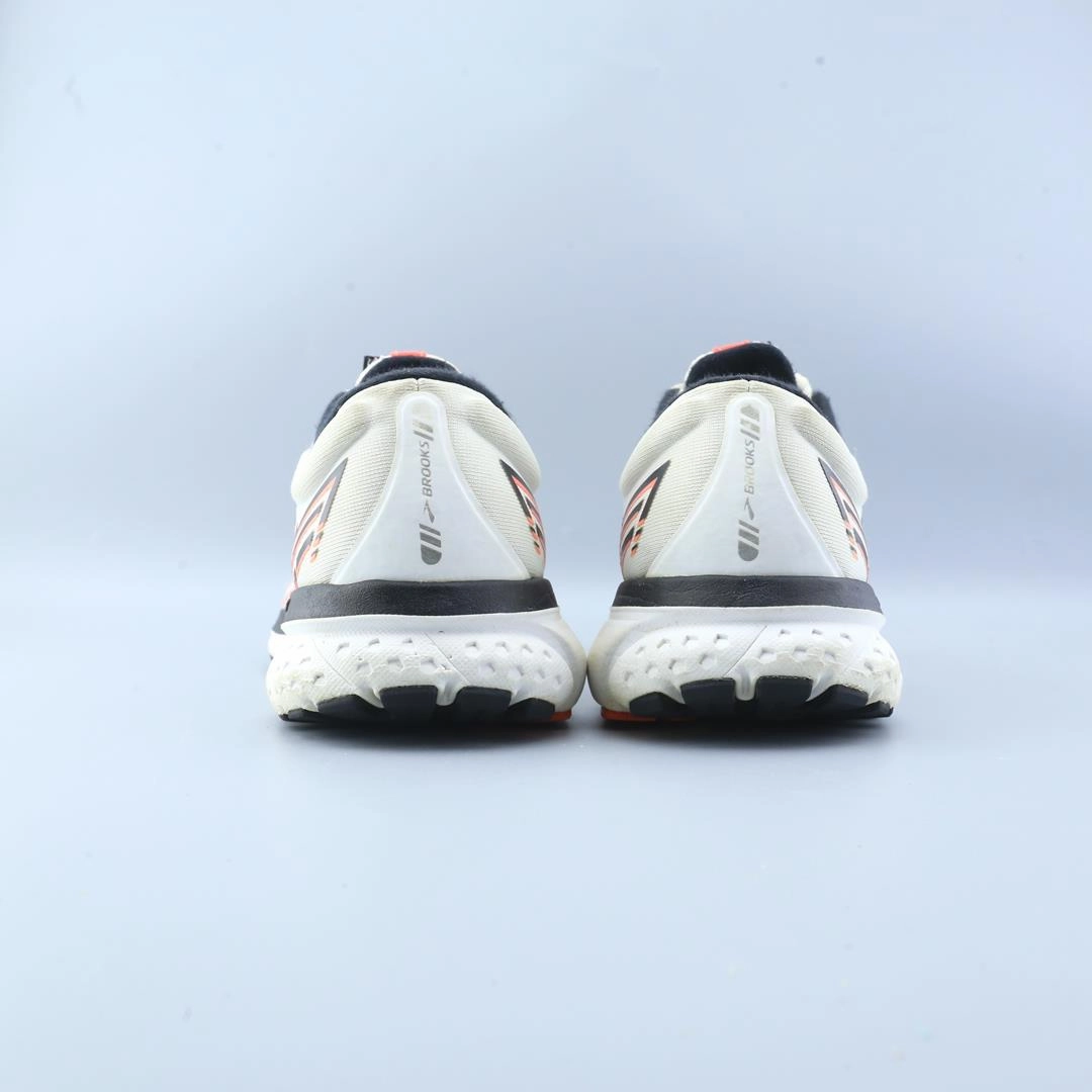 BROOKS GHOST 13 Brooks trainer design images