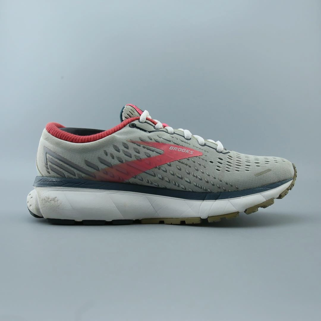 BROOKS GHOST 13 performance running shoe visuals