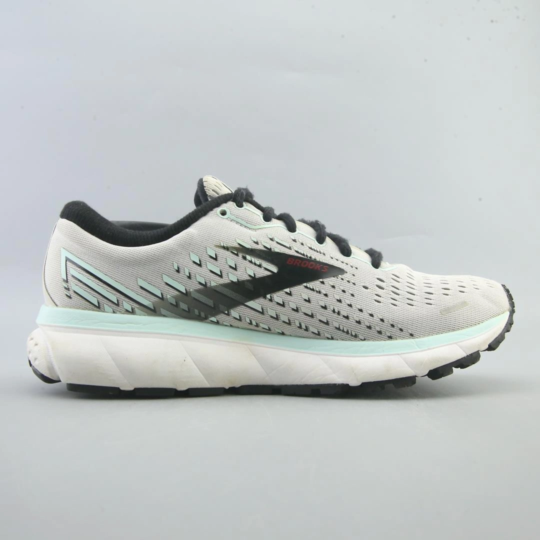 BROOKS GHOST 13 performance running shoe visuals