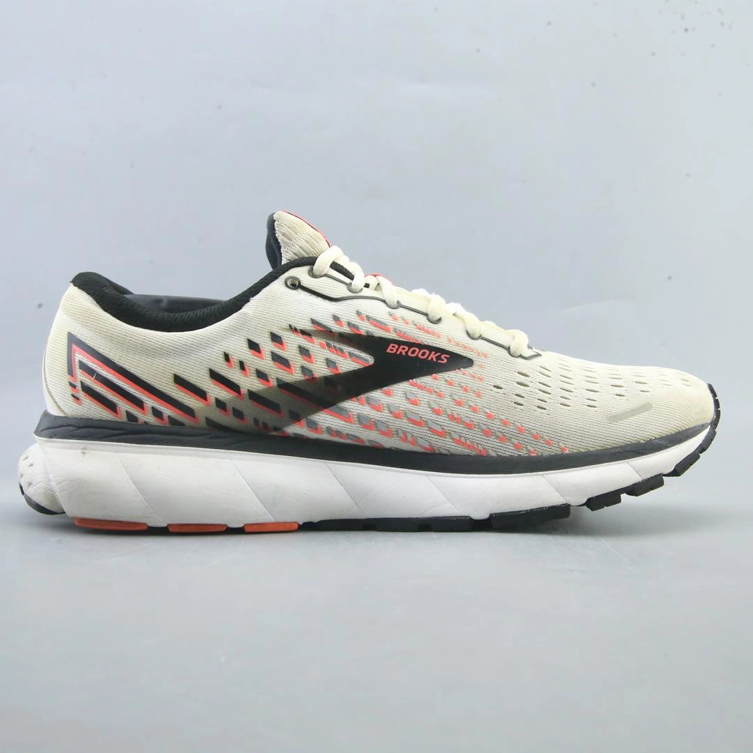 BROOKS GHOST 13 performance running shoe visuals
