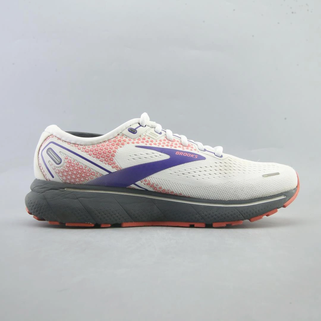 BROOKS GHOST 14 Brooks running shoe close-ups