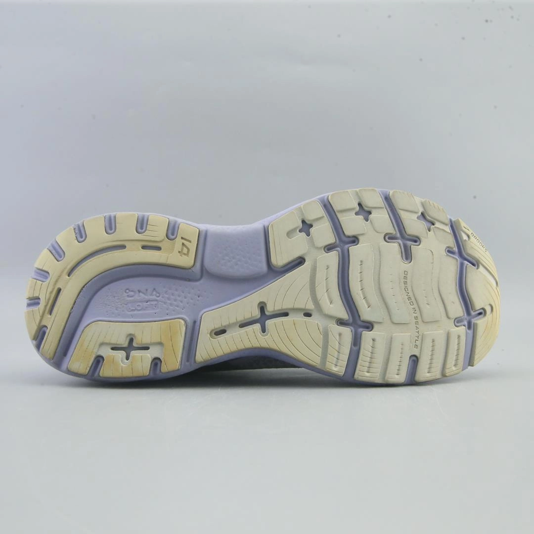 BROOKS GHOST 14 Brooks running shoe close-ups