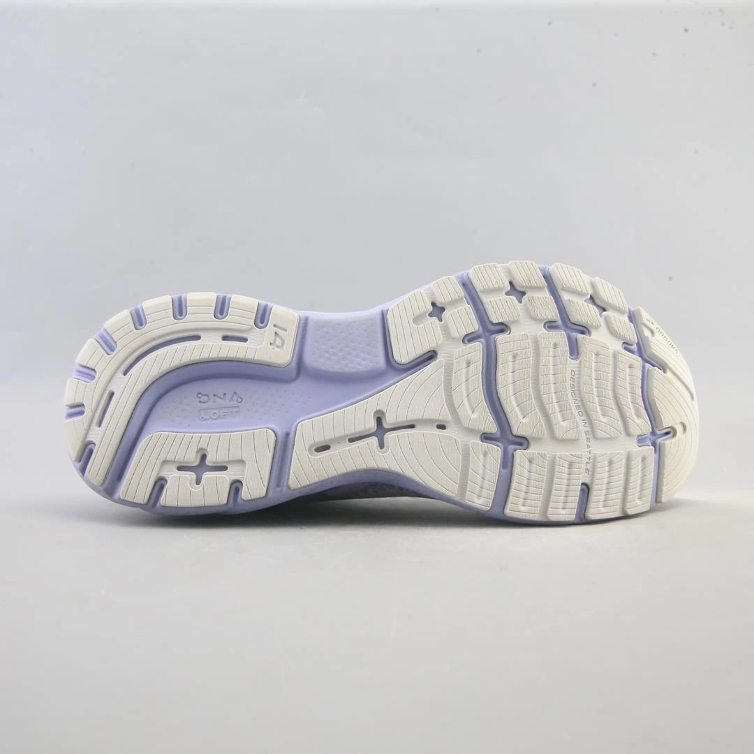 BROOKS GHOST 14 Brooks running shoe close-ups
