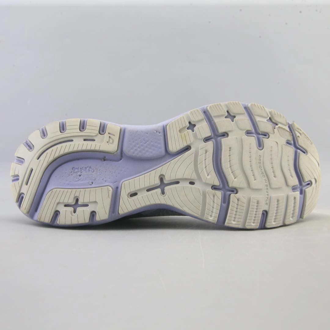 BROOKS GHOST 14 Brooks running shoe close-ups