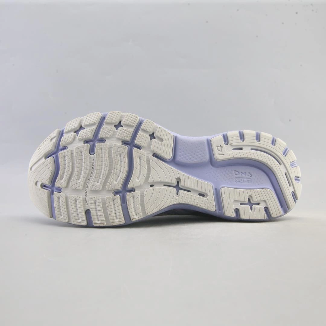 BROOKS GHOST 14 Brooks running shoe close-ups