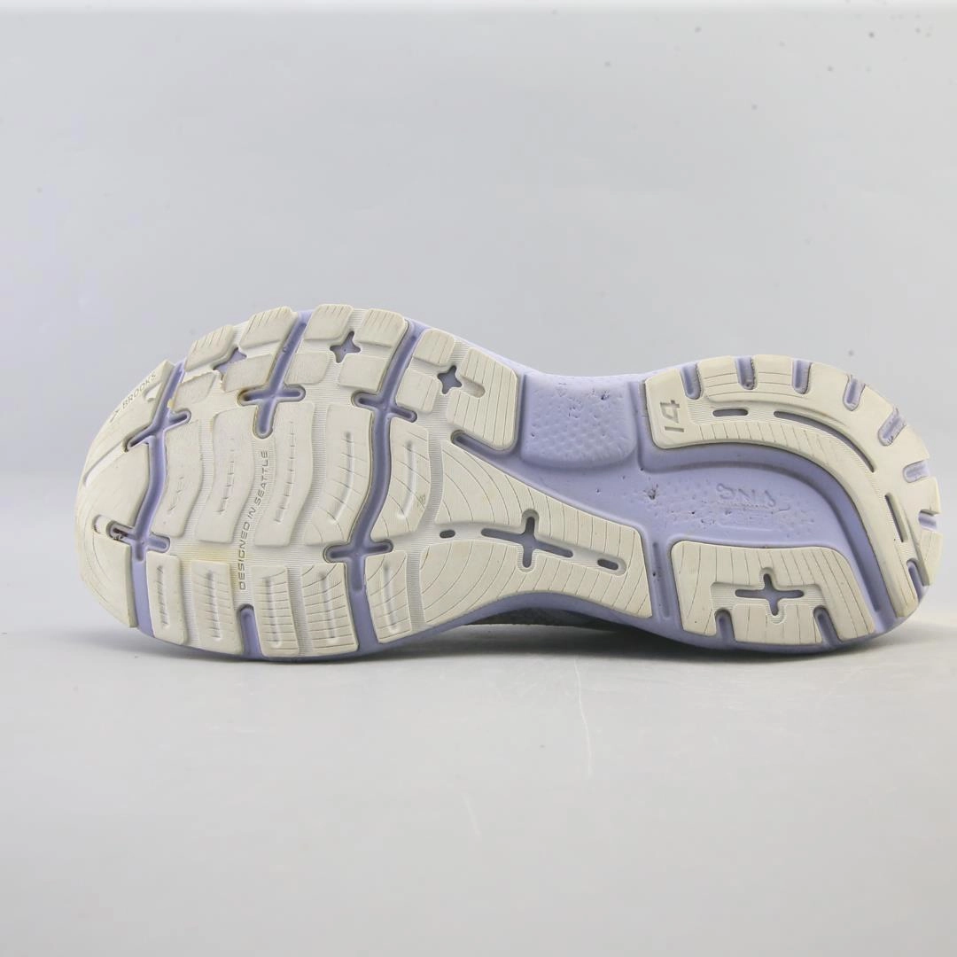 BROOKS GHOST 14 Brooks running shoe close-ups