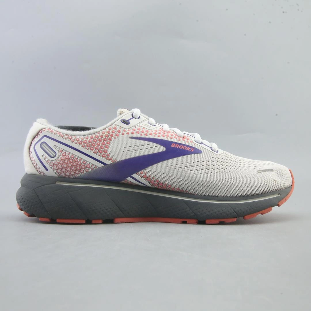 BROOKS GHOST 14 Brooks running shoe close-ups