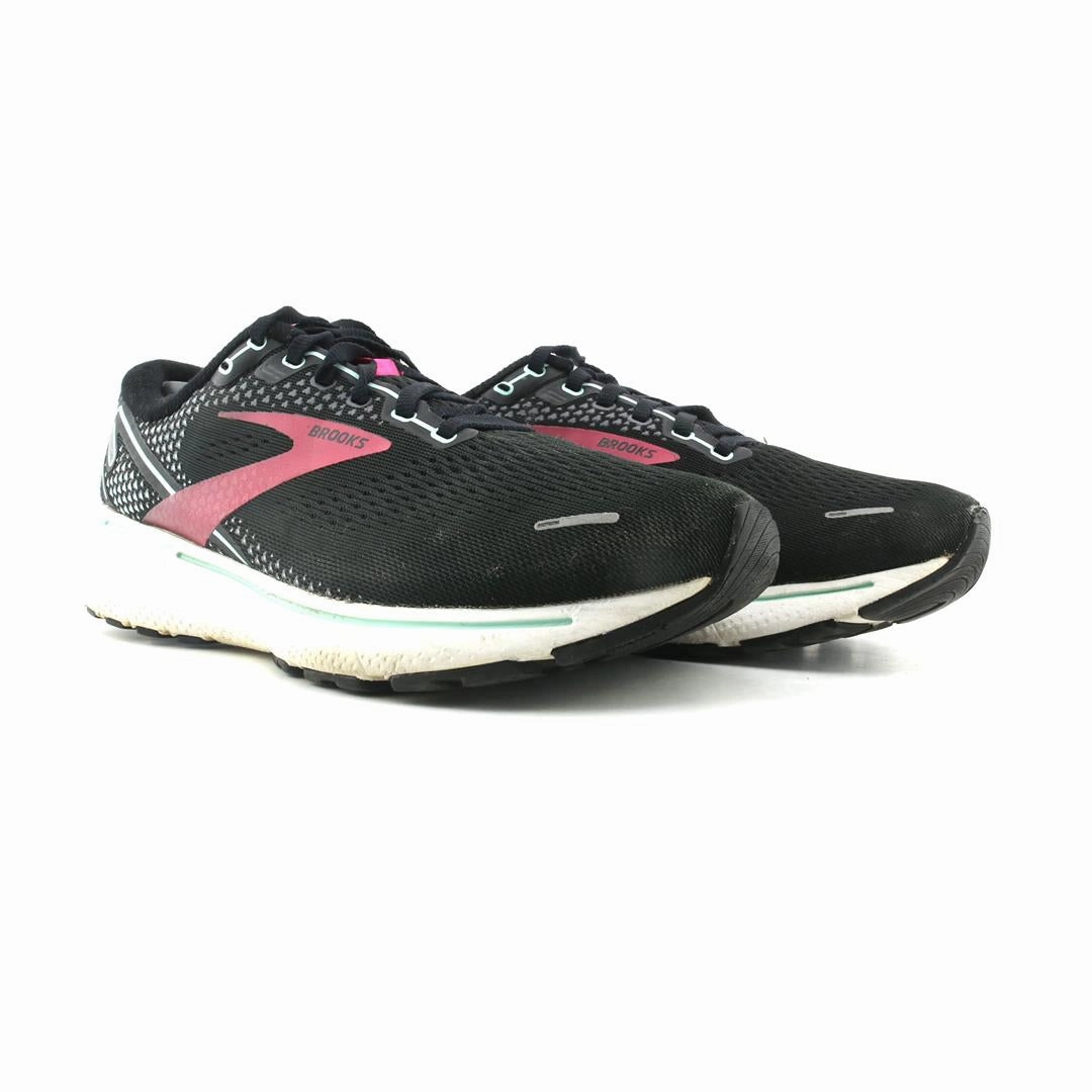 BROOKS GHOST 14 Brooks running shoe close-ups