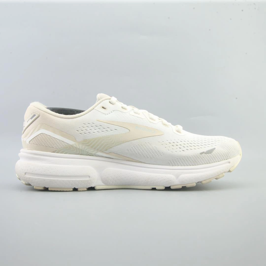 BROOKS GHOST 15 Brooks running shoe close-ups