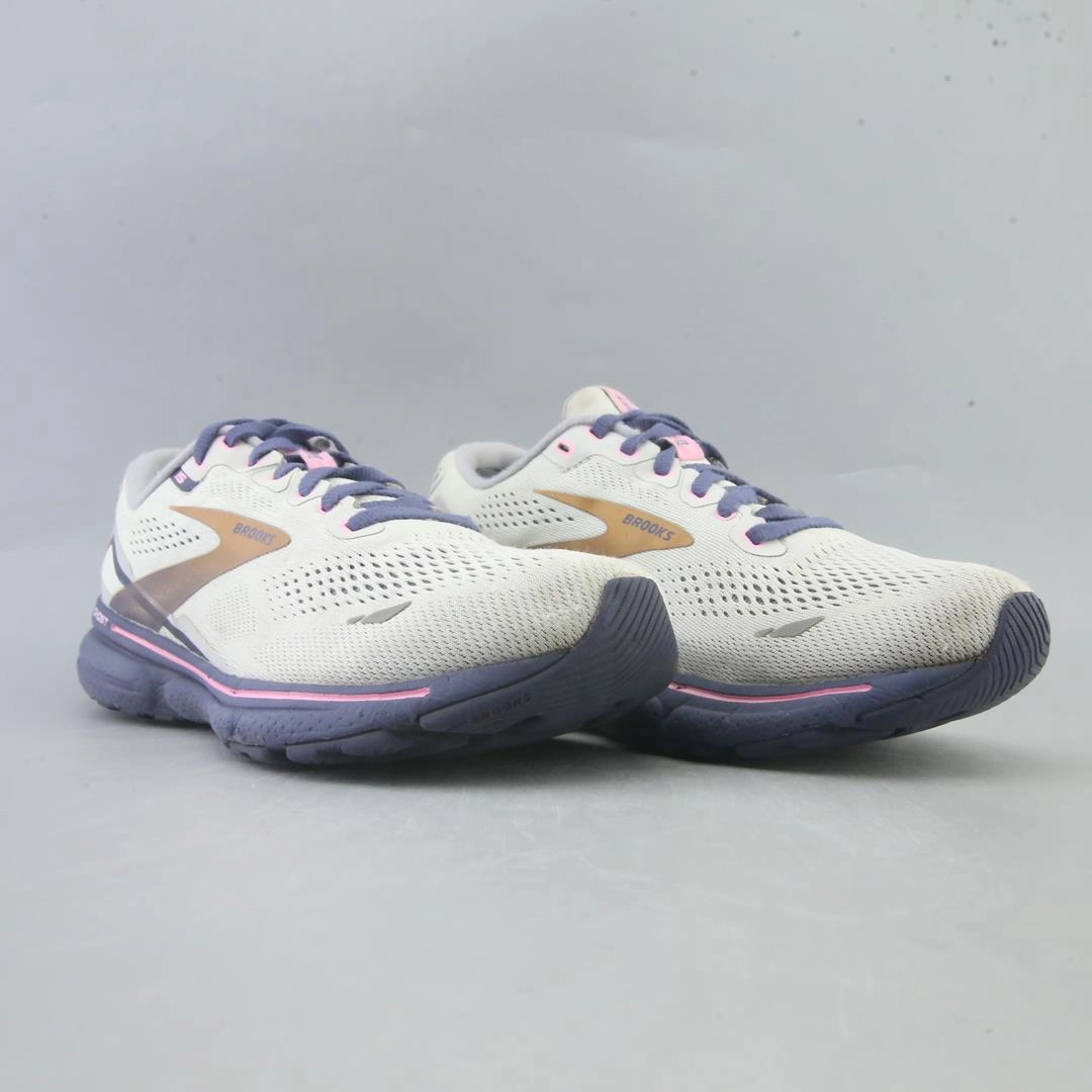 BROOKS GHOST 15 Brooks running shoe close-ups