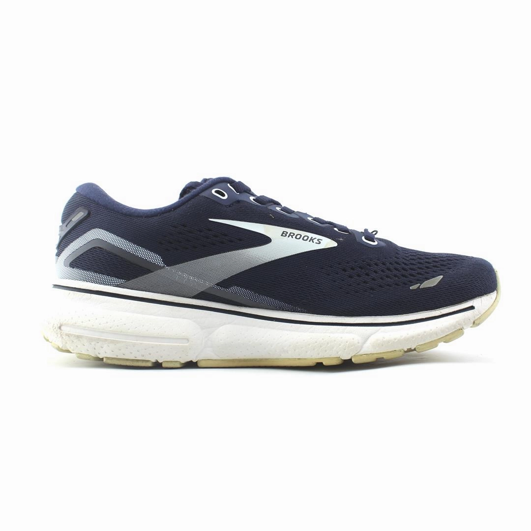 BROOKS GHOST 15 Brooks running shoe close-ups