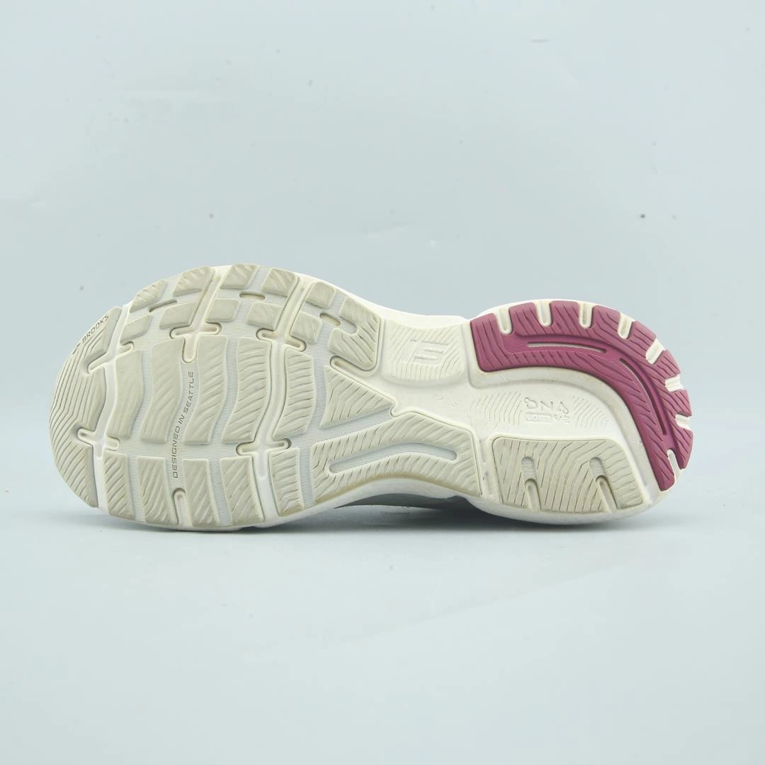 BROOKS GHOST 15 lightweight running shoe photos