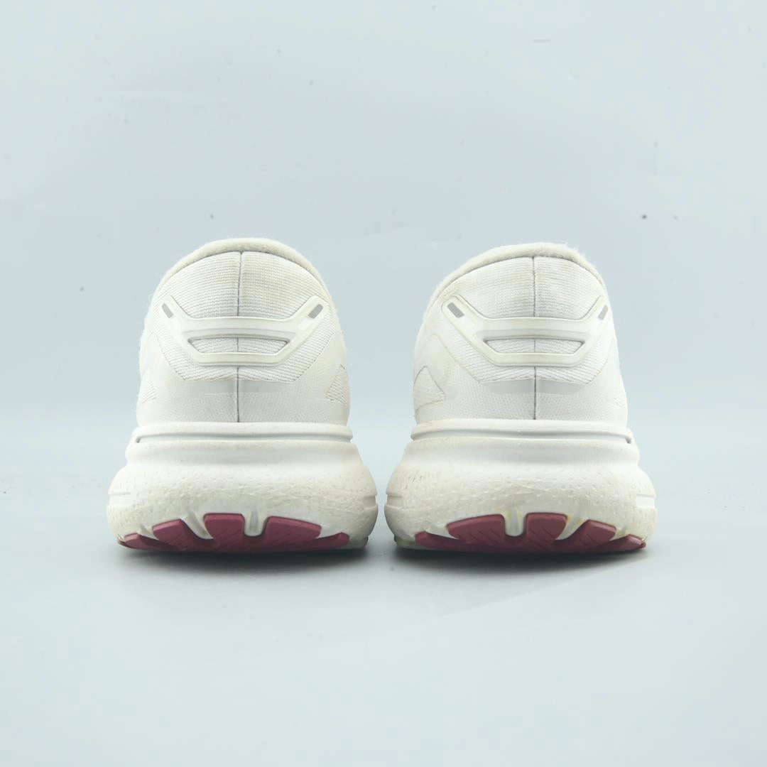BROOKS GHOST 15 lightweight running shoe photos