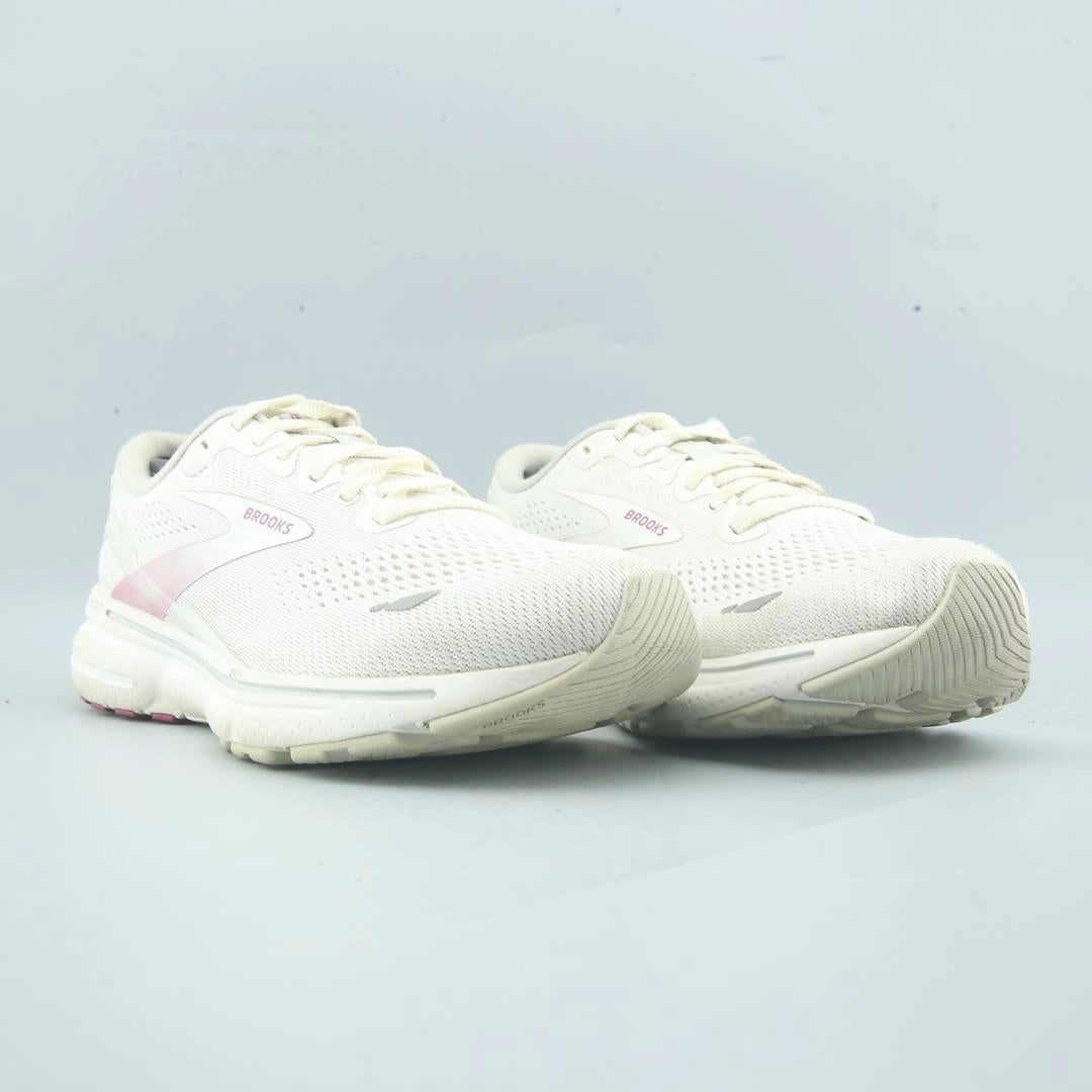 BROOKS GHOST 15 lightweight running shoe photos