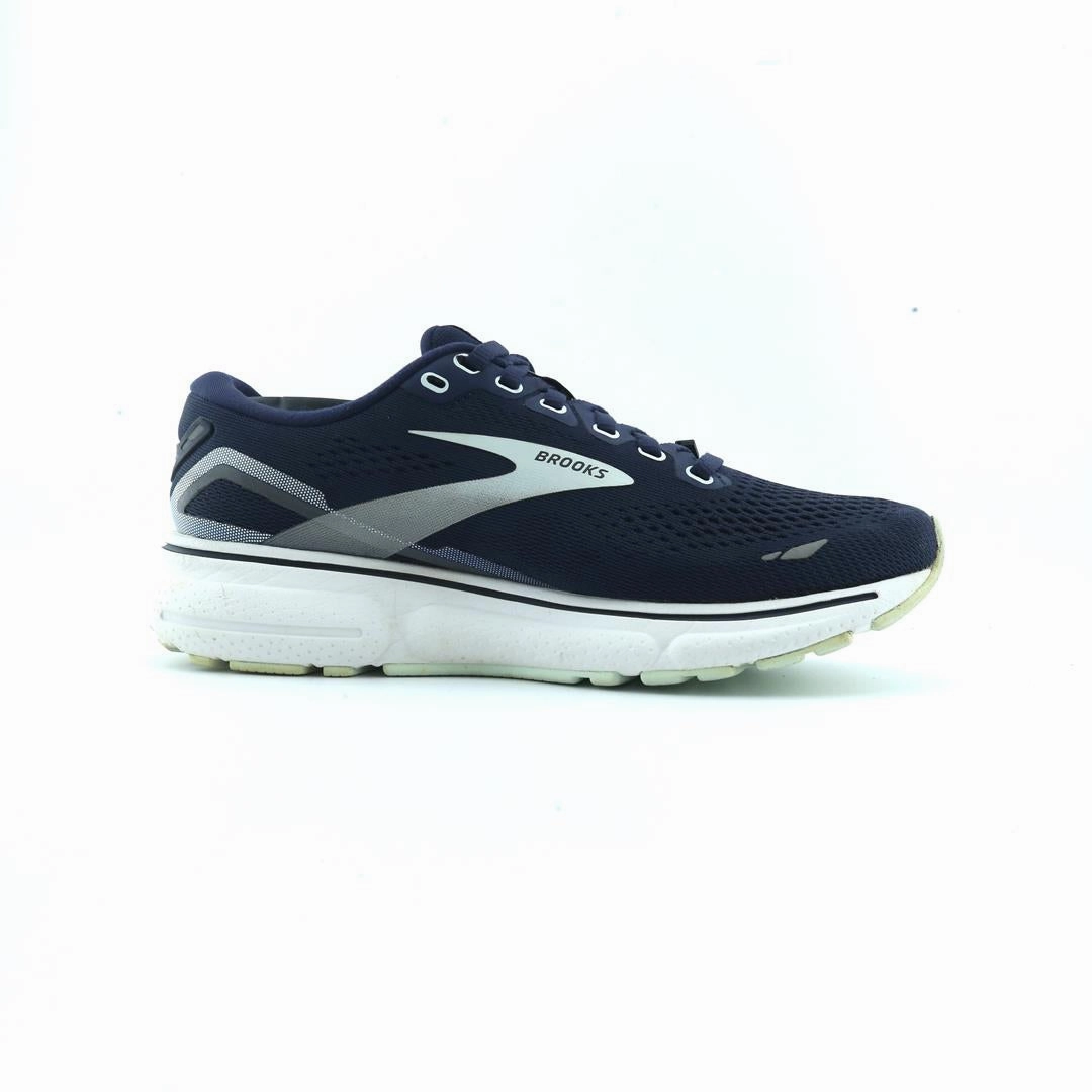 BROOKS GHOST 15 performance running shoe visuals