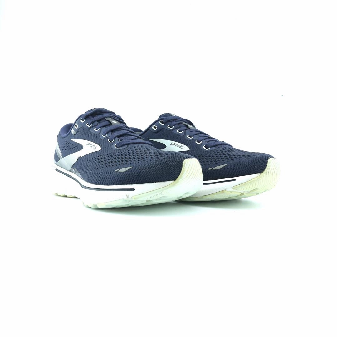 BROOKS GHOST 15 performance running shoe visuals