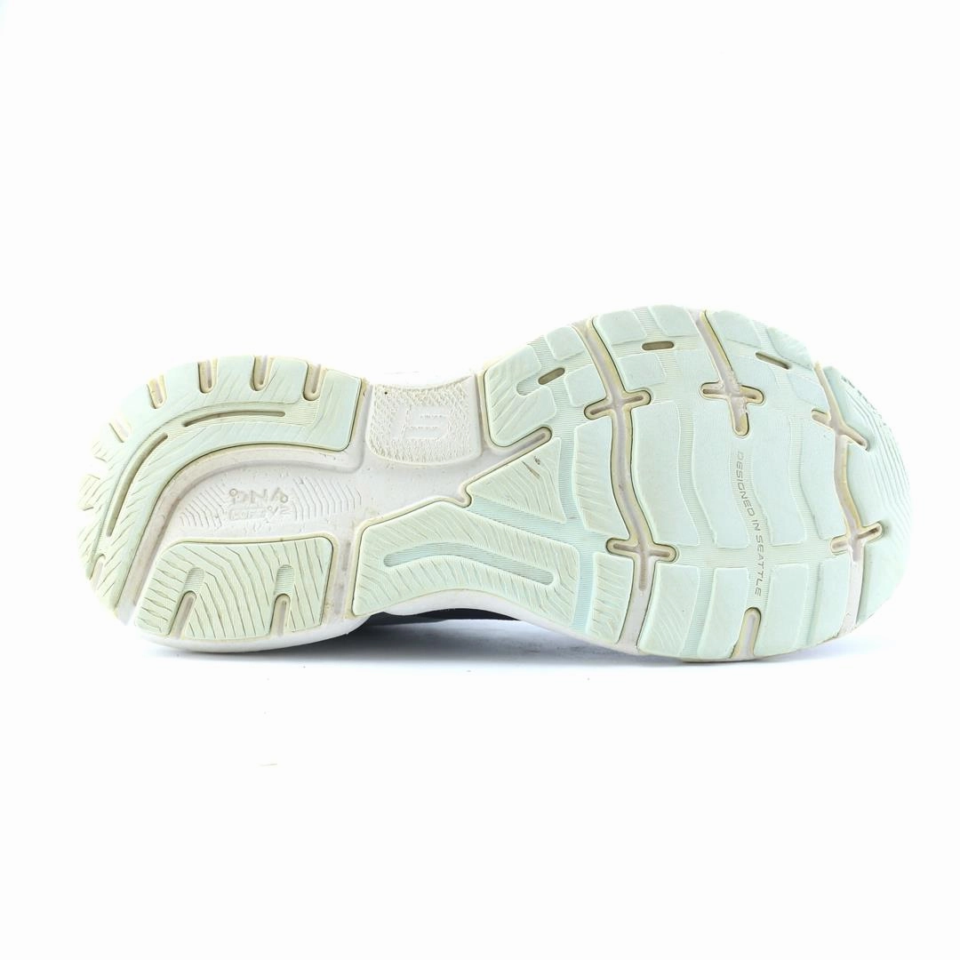 BROOKS GHOST 15 performance running shoe visuals