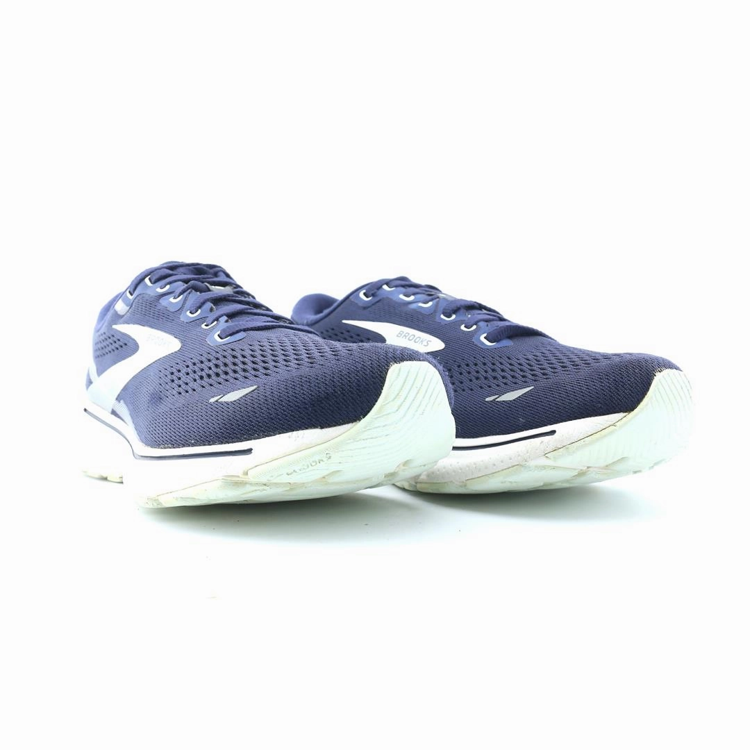 BROOKS GHOST 15 performance running shoe visuals