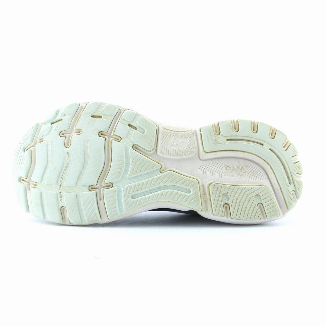 BROOKS GHOST 15 performance running shoe visuals