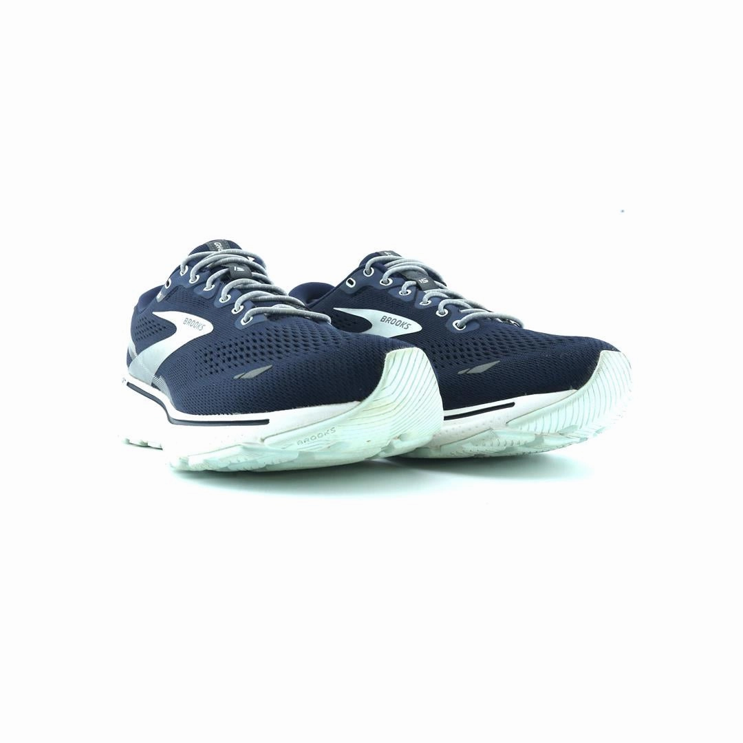 BROOKS GHOST 15 performance running shoe visuals