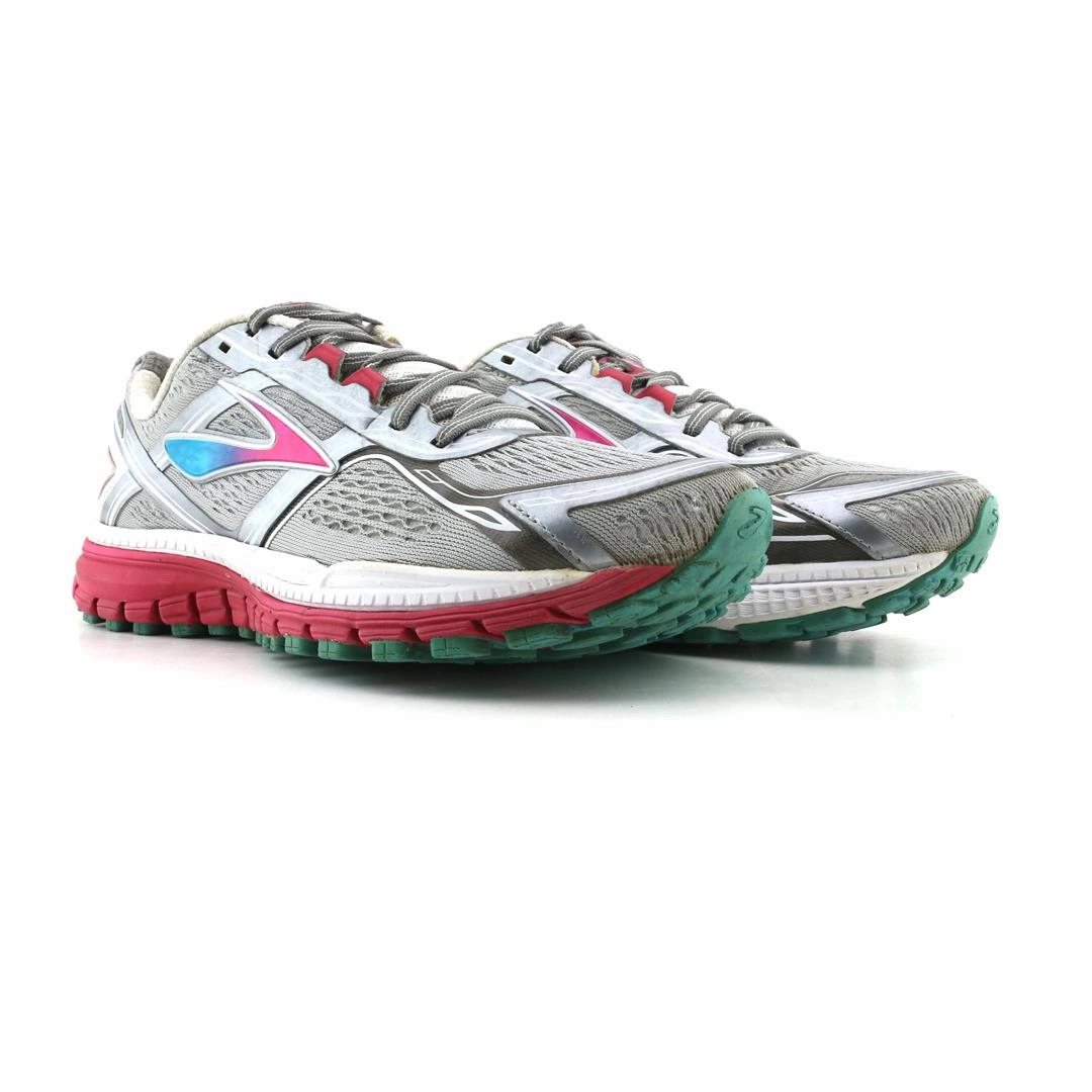 BROOKS GHOST 8 Brooks running shoe close-ups