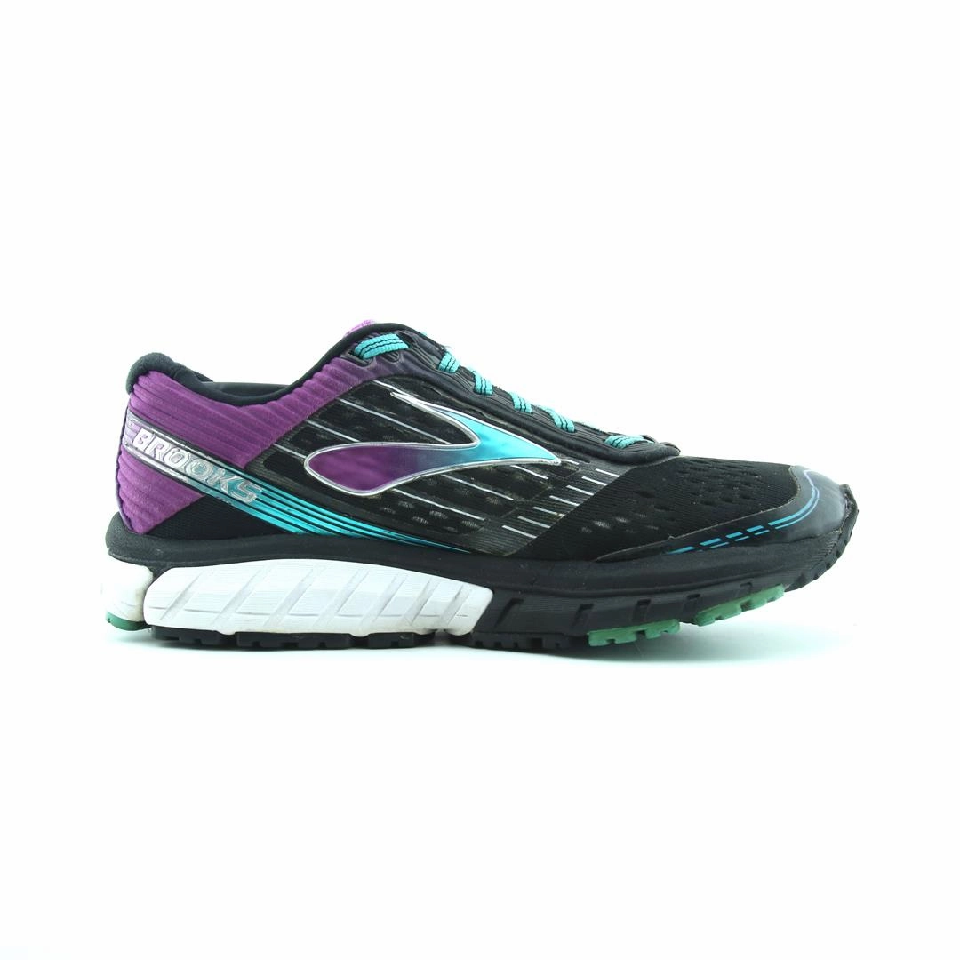 BROOKS GHOST 9 lightweight running shoe photos