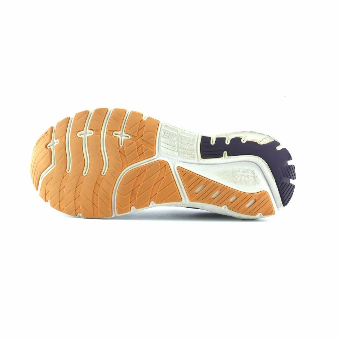 BROOKS GLYCERIN 18 performance running shoe visuals