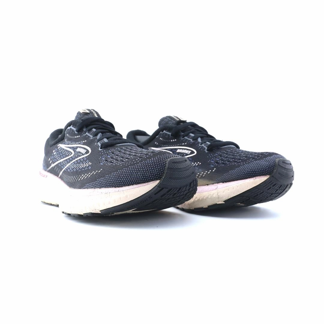 BROOKS GLYCERIN 19 performance running shoe visuals