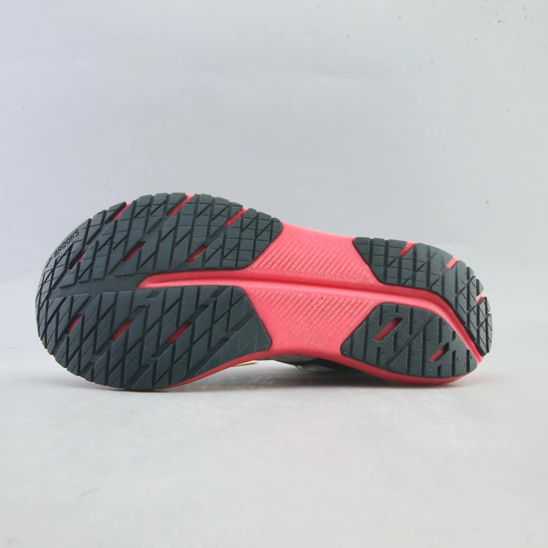 BROOKS HYPERION TEMPO 1 athletic Brooks shoe snapshots