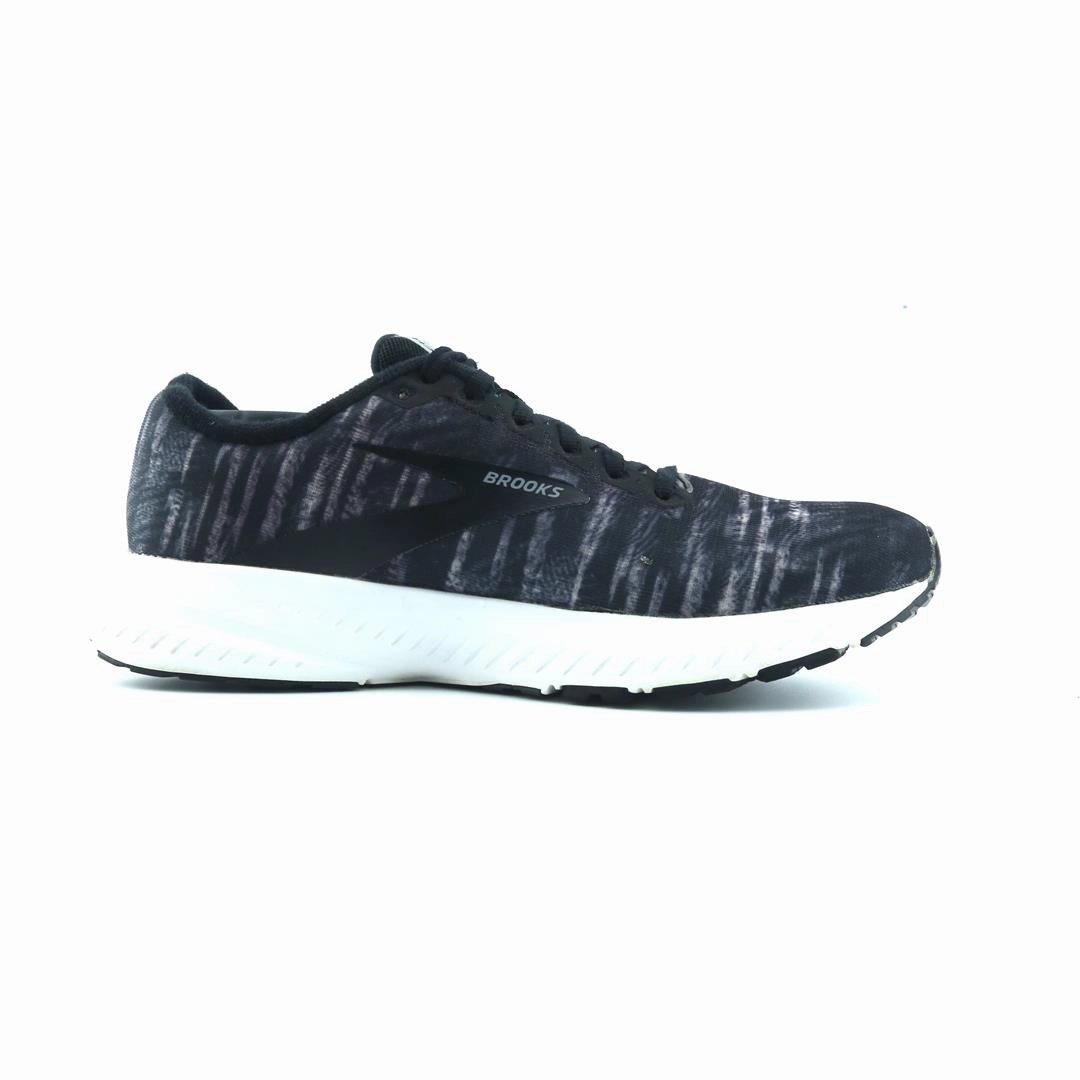 BROOKS LAUNCH 7 performance running shoe visuals